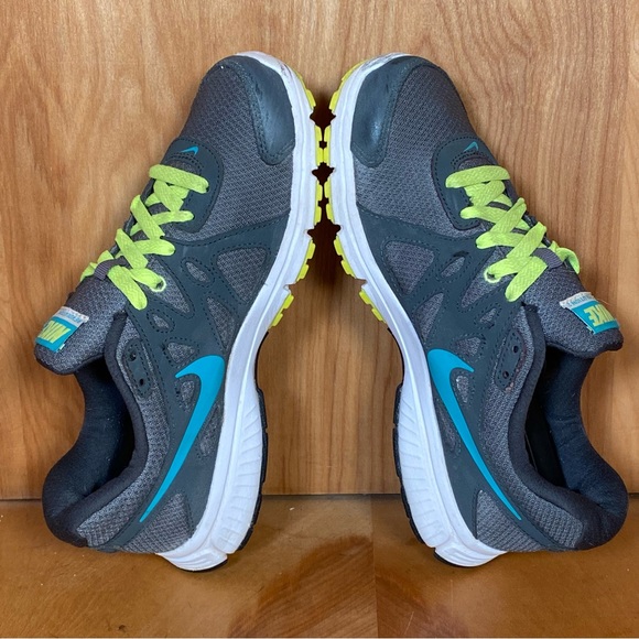 Womens 7 Nike Revolution 2 Athletic Shoes Grey Blue SEF1204 - Picture 6 of 8